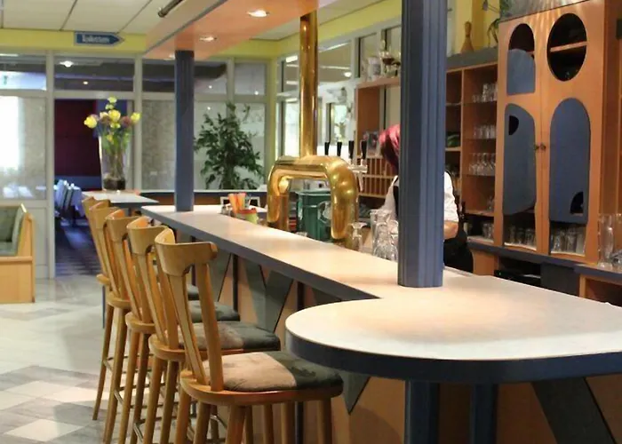 Zum Kloster מלון 3*